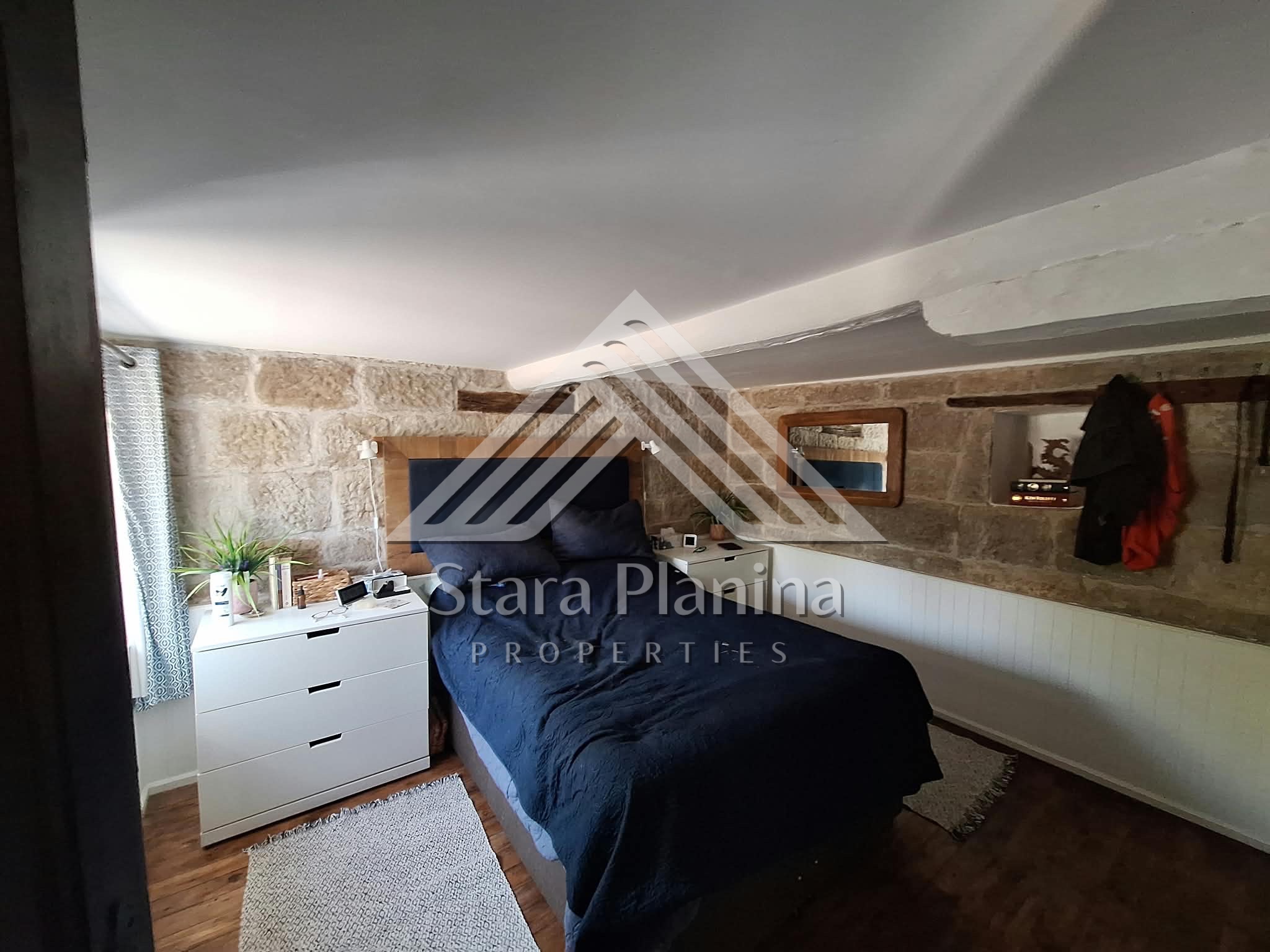 Автентична селска къща с 4 спални, двор от 2200 кв.м и прекрасни места за отдих – с. Кацелово
